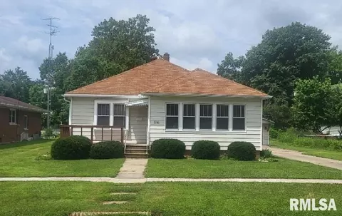 516 S Mary St, Stronghurst, IL 61480