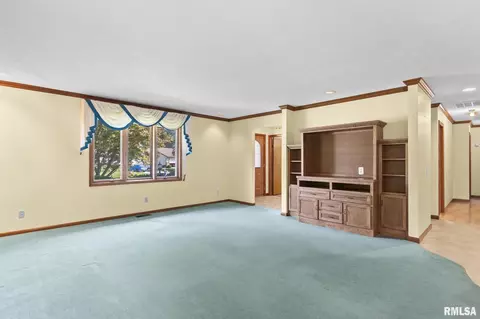 3205 Ivyton Dr, Springfield, IL 62704 photo 9