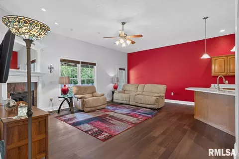 5303 Biltmore Dr, Springfield, IL 62711 photo 4