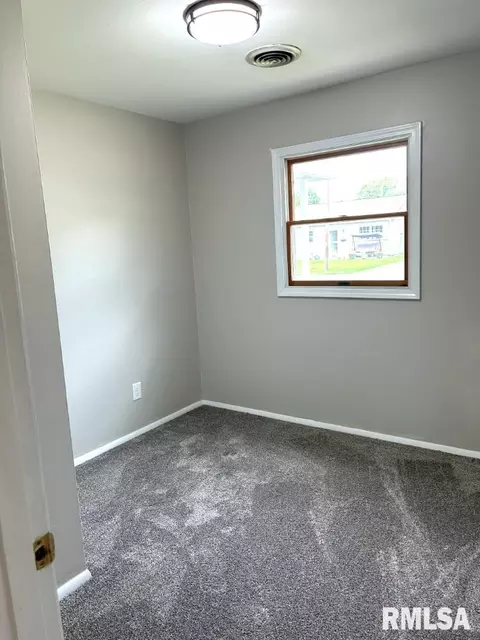 Bedroom - 2334 Ramsey Ave, Springfield, IL 62702 photo 2 of 3