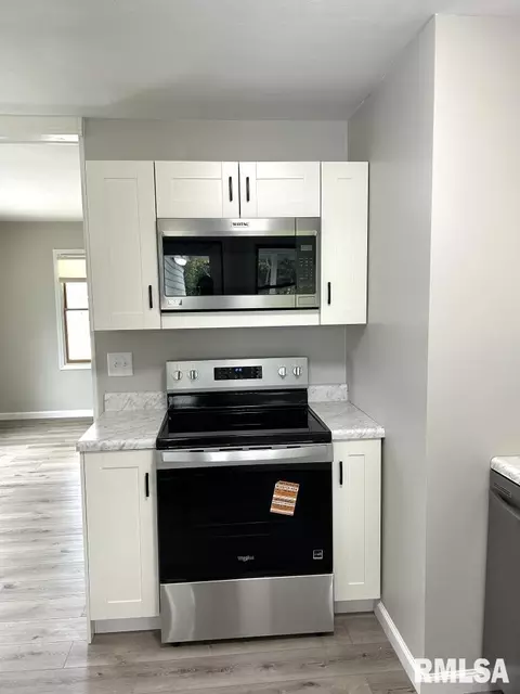 Kitchen - 2334 Ramsey Ave, Springfield, IL 62702 photo 3 of 4