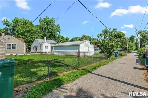 Exterior - 2212 S Pasfield St, Springfield, IL 62704 photo 6 of 6