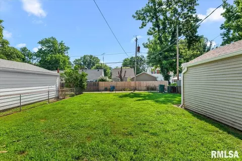 Exterior - 2212 S Pasfield St, Springfield, IL 62704 photo 2 of 6