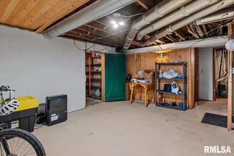 Other - 2212 S Pasfield St, Springfield, IL 62704 photo 11 of 15