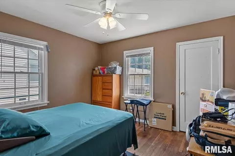 Bedroom - 2212 S Pasfield St, Springfield, IL 62704 photo 3 of 4