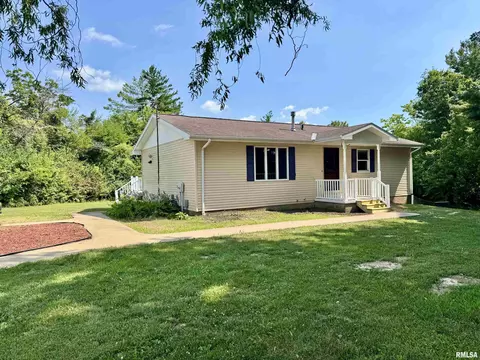 55 Pecan Ln, Nauvoo, IL 62354