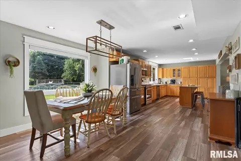 Dining - 45 Longview Dr, Springfield, IL 62712 photo 2 of 2