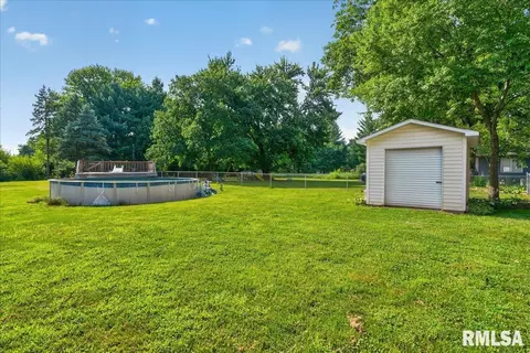 Exterior - 45 Longview Dr, Springfield, IL 62712 photo 7 of 13