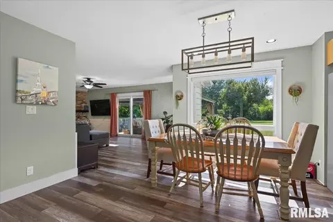 Dining - 45 Longview Dr, Springfield, IL 62712 photo 1 of 2
