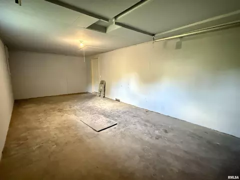 Other - 204 E Adams St, Abingdon, IL 61410 photo 6 of 6