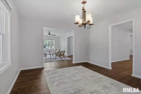 Entry Way - 408 Golf Rd, Springfield, IL 62704 photo 3 of 5