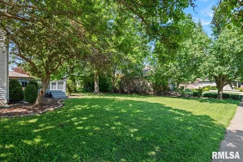 Exterior - 408 Golf Rd, Springfield, IL 62704 photo 6 of 10