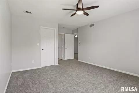 Bedroom - 408 Golf Rd, Springfield, IL 62704 photo 3 of 10