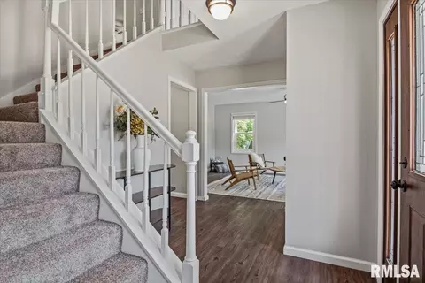 Entry Way - 408 Golf Rd, Springfield, IL 62704 photo 1 of 5