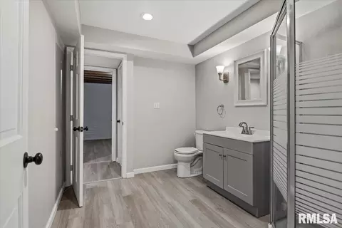 Bath - 408 Golf Rd, Springfield, IL 62704 photo 5 of 5