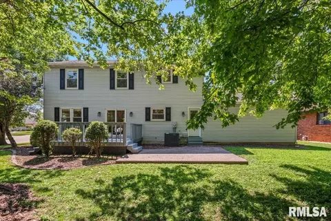 Exterior - 408 Golf Rd, Springfield, IL 62704 photo 8 of 10