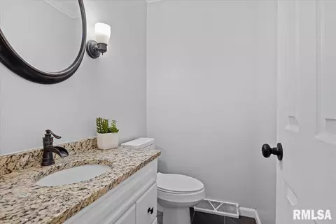 Bath - 408 Golf Rd, Springfield, IL 62704 photo 1 of 5