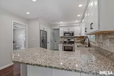 Kitchen - 408 Golf Rd, Springfield, IL 62704 photo 2 of 5