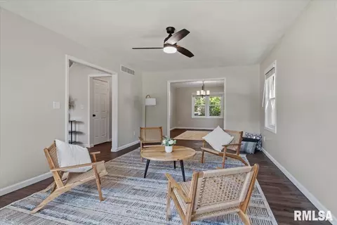 Living - 408 Golf Rd, Springfield, IL 62704 photo 3 of 7