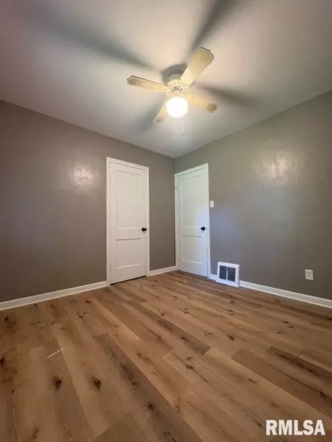 Bedroom - 2216 E Lawrence Ave, Springfield, IL 62703 photo 3 of 6