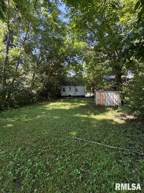 Exterior - 2216 E Lawrence Ave, Springfield, IL 62703 photo 1 of 2