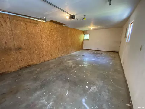Other - 315 E Hickory St, Thayer, IL 62689 photo 3 of 4