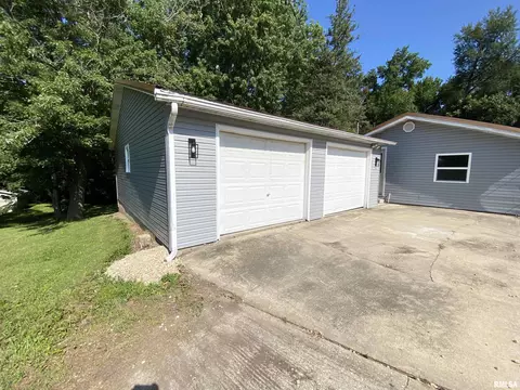 Other - 315 E Hickory St, Thayer, IL 62689 photo 2 of 4
