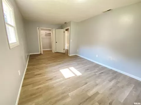 Bedroom - 315 E Hickory St, Thayer, IL 62689 photo 4 of 9