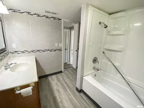 Bath - 315 E Hickory St, Thayer, IL 62689 photo 2 of 2