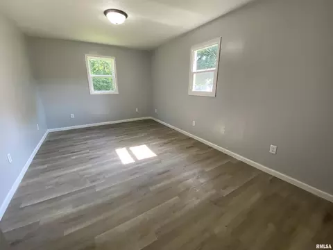 Bedroom - 315 E Hickory St, Thayer, IL 62689 photo 3 of 9