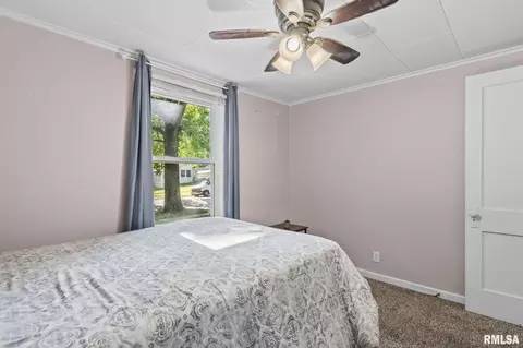Bedroom - 2517 Holmes Ave, Springfield, IL 62704 photo 2 of 8
