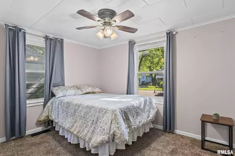 Bedroom - 2517 Holmes Ave, Springfield, IL 62704 photo 1 of 8