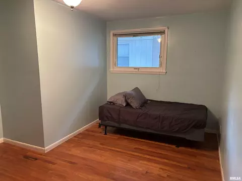 Bedroom - 17 Lambert Ln, Springfield, IL 62704 photo 5 of 6