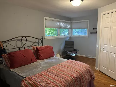 Bedroom - 17 Lambert Ln, Springfield, IL 62704 photo 2 of 6