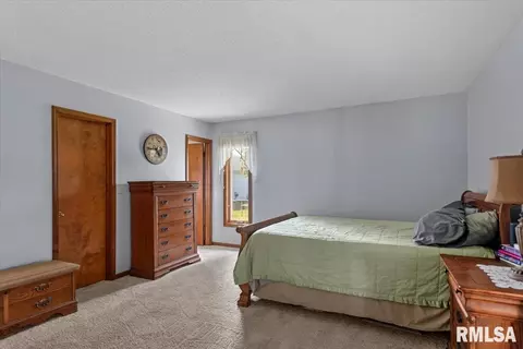 Bedroom - 4 Red Oak Ln, Springfield, IL 62712 photo 2 of 4