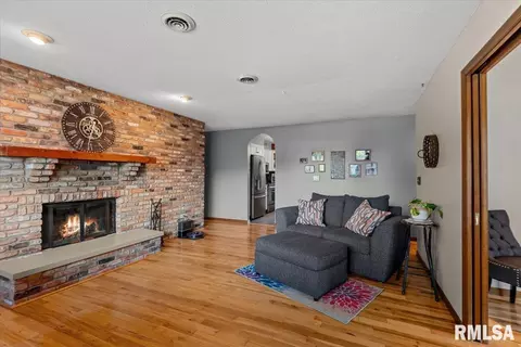 Other - 4 Red Oak Ln, Springfield, IL 62712 photo 7 of 16