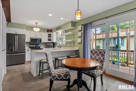 Kitchen - 4 Red Oak Ln, Springfield, IL 62712 photo 1 of 3