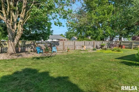 Exterior - 4 Red Oak Ln, Springfield, IL 62712 photo 10 of 11