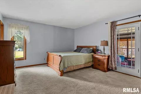 Bedroom - 4 Red Oak Ln, Springfield, IL 62712 photo 1 of 4