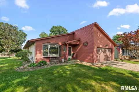 Exterior - 4 Red Oak Ln, Springfield, IL 62712 photo 2 of 11