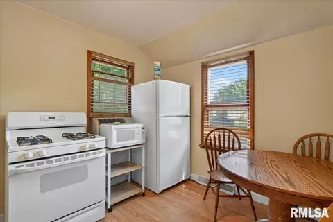 Kitchen - 2827 S Walnut St, Springfield, IL 62704 photo 2 of 3