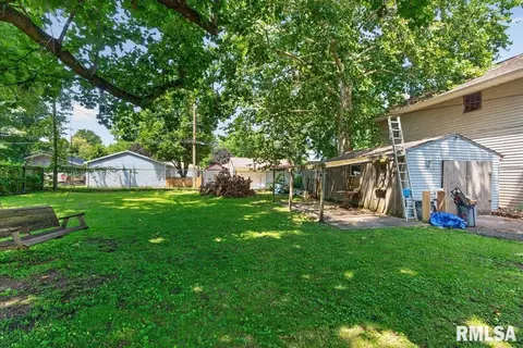 Exterior - 2827 S Walnut St, Springfield, IL 62704 photo 12 of 12