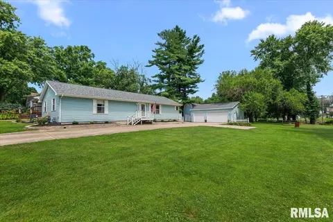217 E Mill St, Rochester, IL 62563