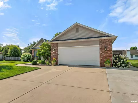 5300 Crane Dr, Springfield, IL 62711 photo 3