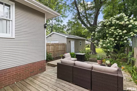 Exterior - 1605 S Douglas Ave, Springfield, IL 62704 photo 4 of 6