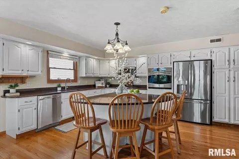 3801 Tamarak Dr, Springfield, IL 62712 photo 17