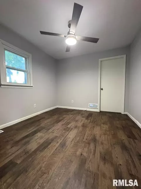 Bedroom - 1417 S State St, Springfield, IL 62704 photo 3 of 6