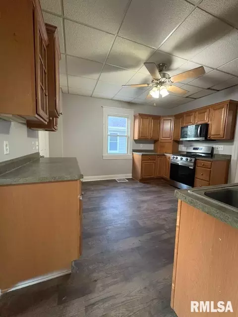 Kitchen - 1417 S State St, Springfield, IL 62704 photo 1 of 3