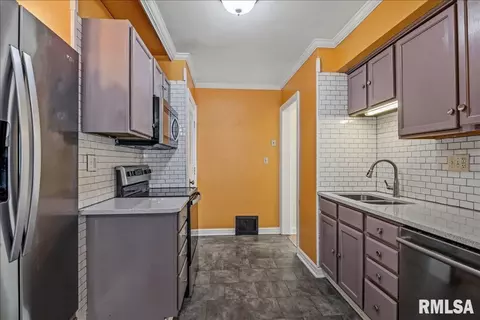 Kitchen - 2924 S 3rd St, Springfield, IL 62703 photo 2 of 2