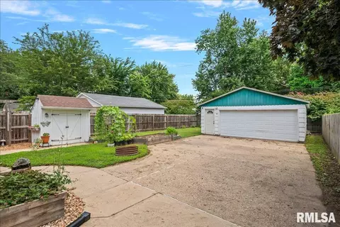 Exterior - 2924 S 3rd St, Springfield, IL 62703 photo 2 of 8